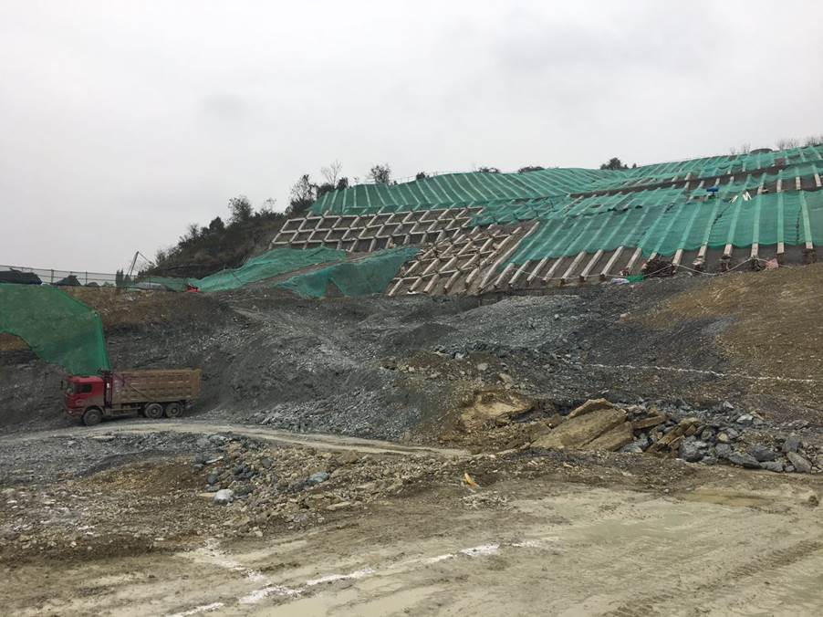 門型抗滑樁+錨索+錨桿支護設計